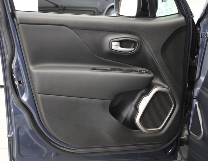Jeep Renegade 16
