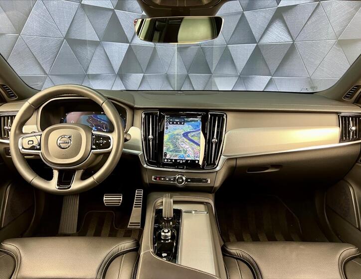 Volvo S90 10