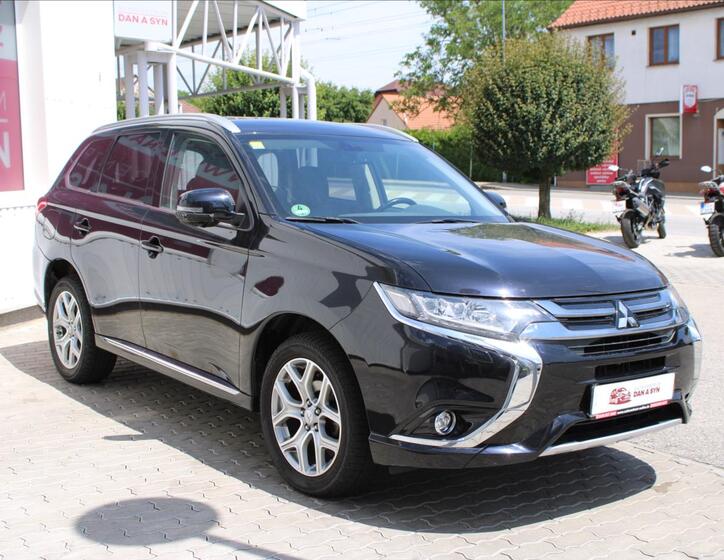 Mitsubishi Outlander 2
