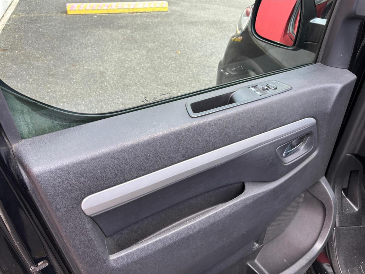 Peugeot Traveller