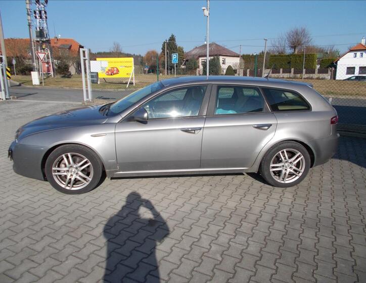 Alfa Romeo 159 5