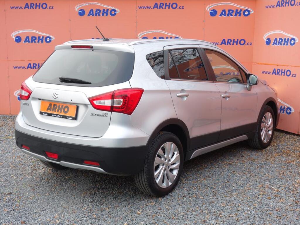 Suzuki S-Cross 7