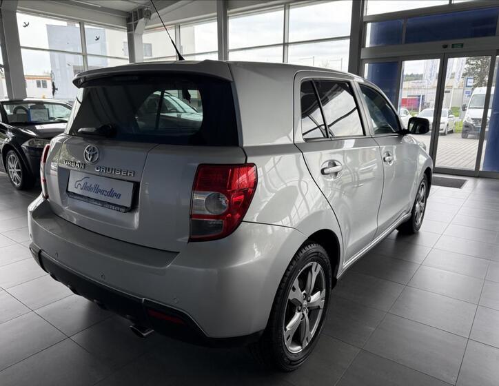 Toyota Urban Cruiser 6