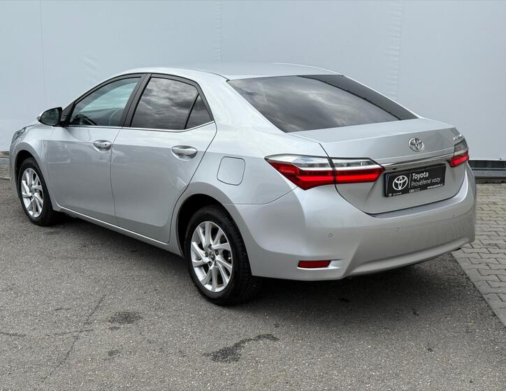 Toyota Corolla 4