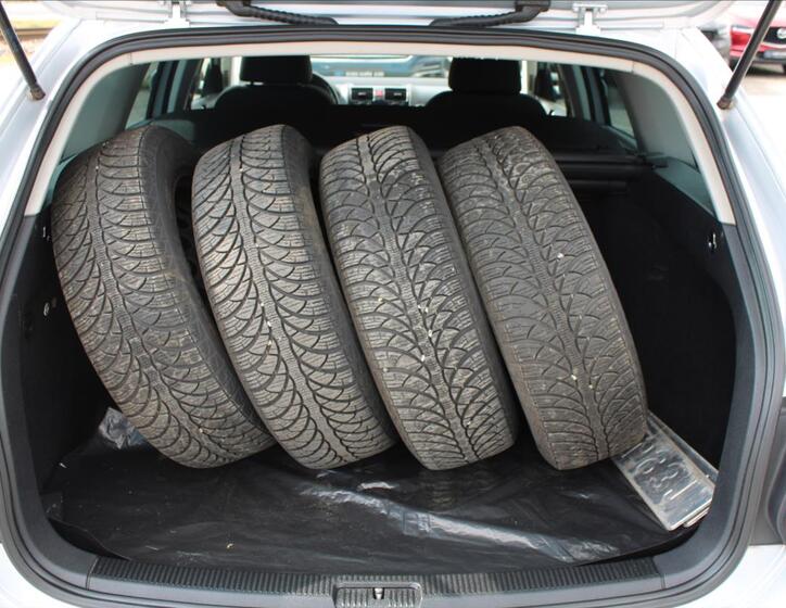 Volkswagen Golf 9