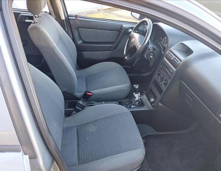 Opel Astra 8