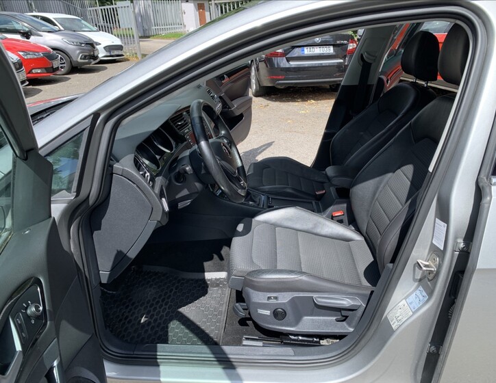 Volkswagen Golf 15
