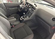 Peugeot 5008 9