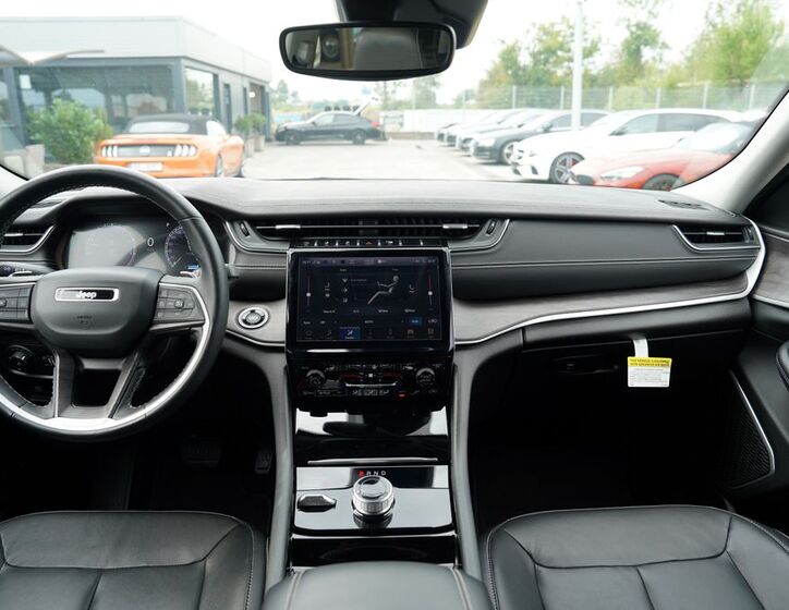 Jeep Grand Cherokee 28