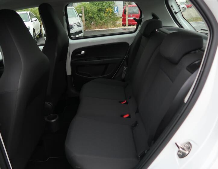 Volkswagen up! 16
