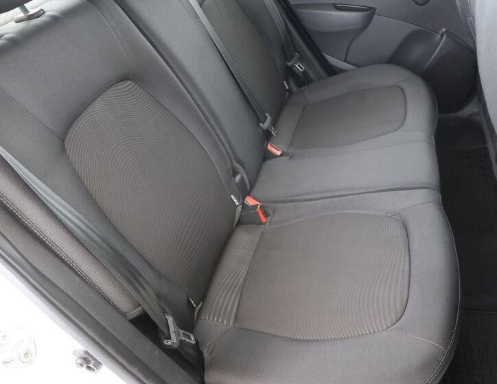 Hyundai i10 12