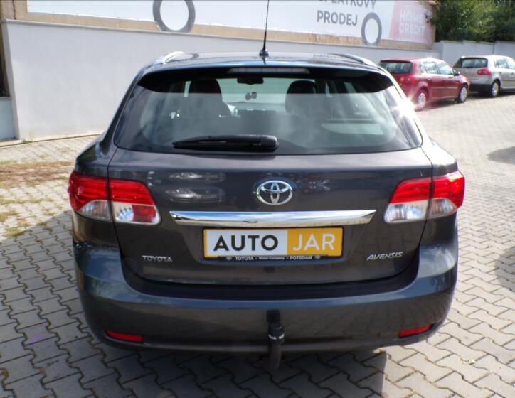 Toyota Avensis 5