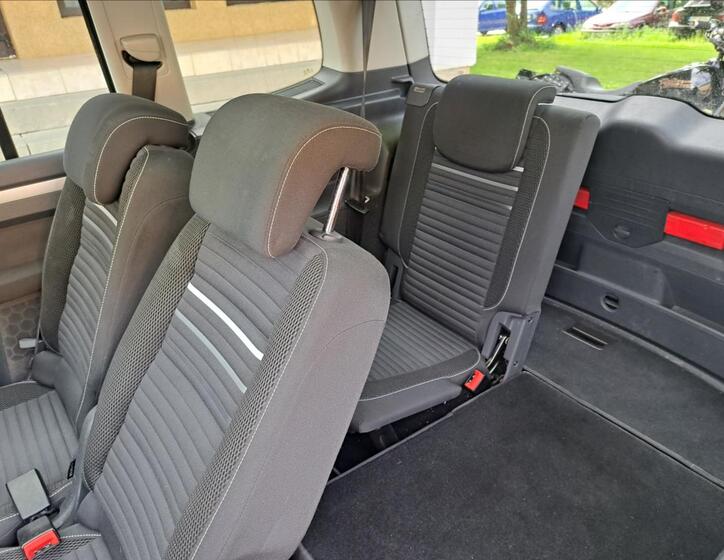 Volkswagen Touran 29