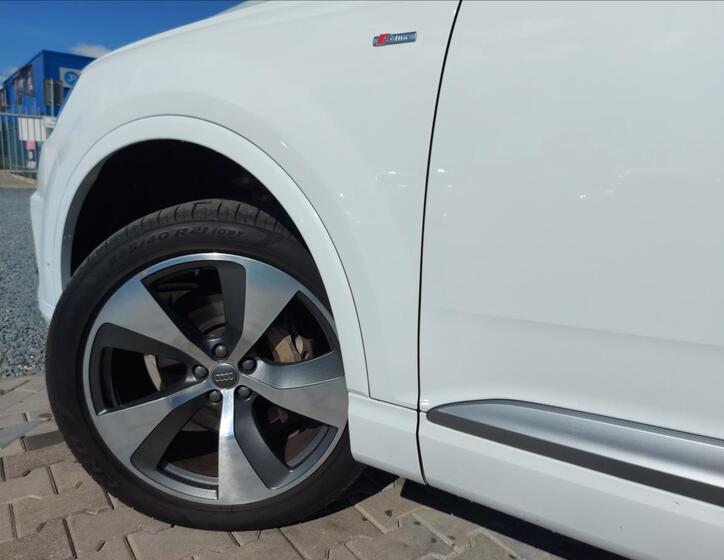 Audi Q7 60