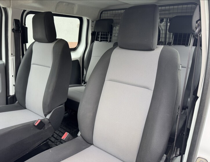 Peugeot Expert 26