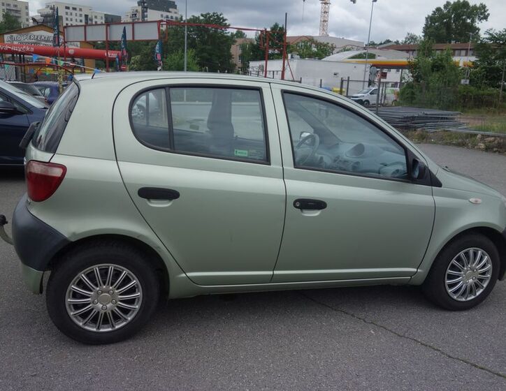 Toyota Yaris 6