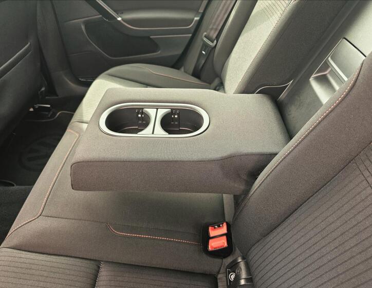 Volkswagen Golf 25