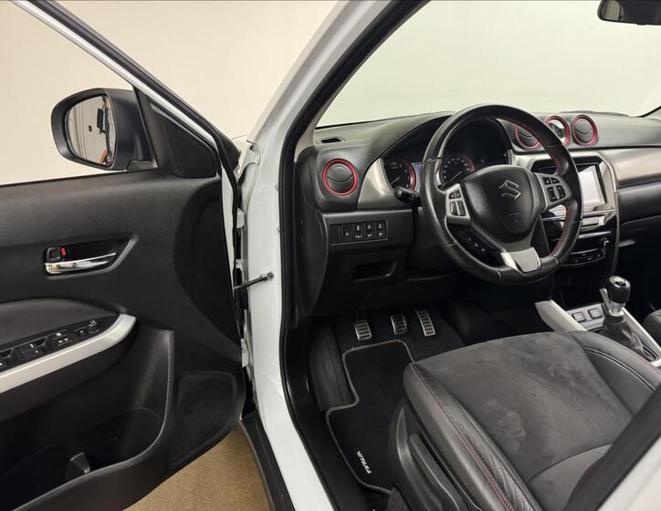 Suzuki Vitara 27