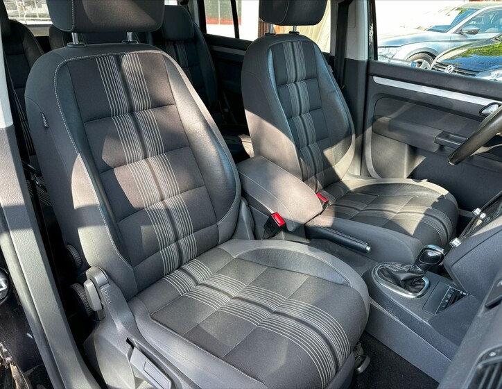 Volkswagen Touran 12