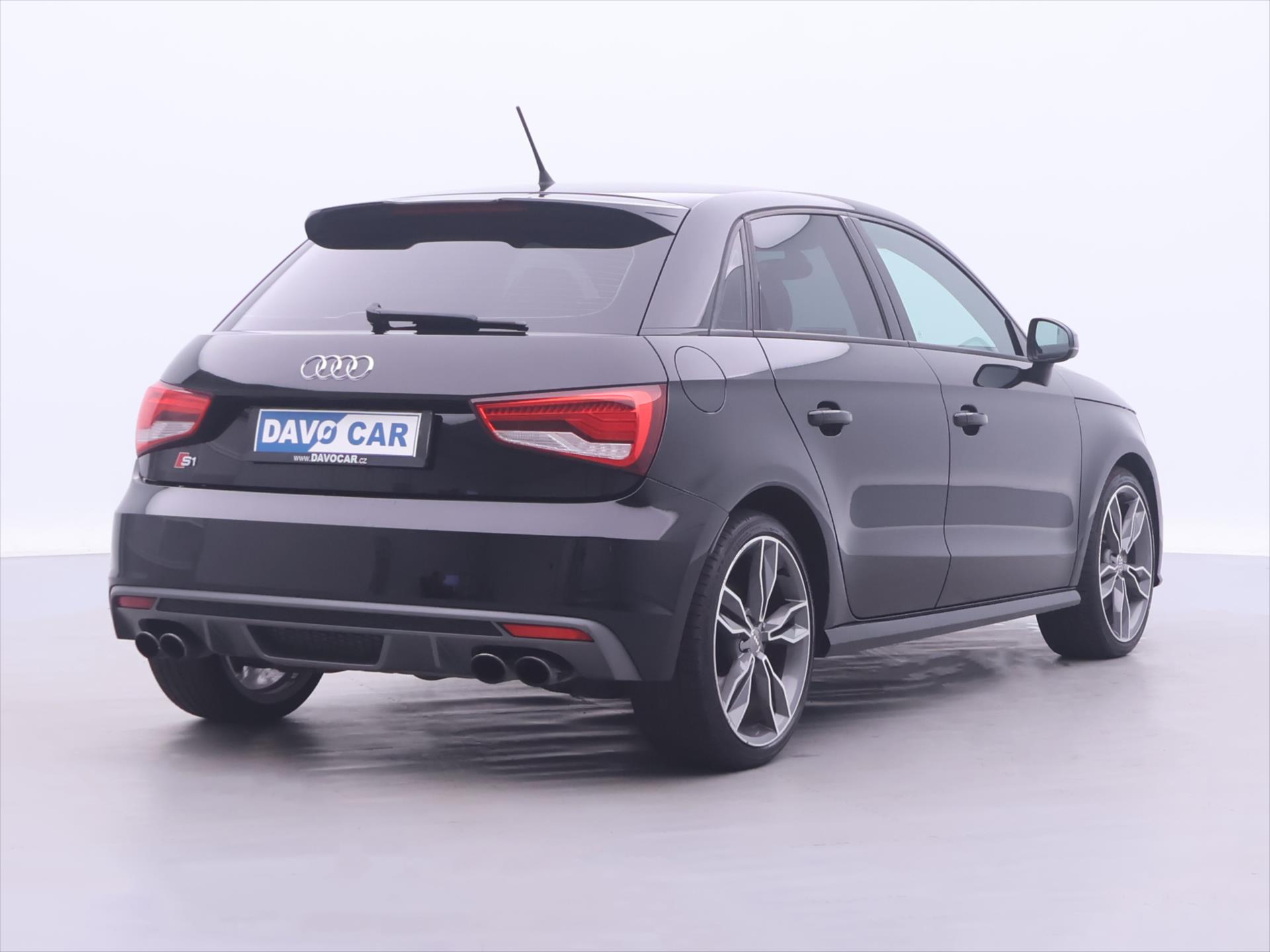 Audi S1