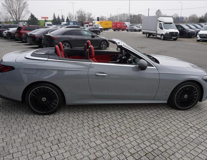Mercedes-Benz 200 3