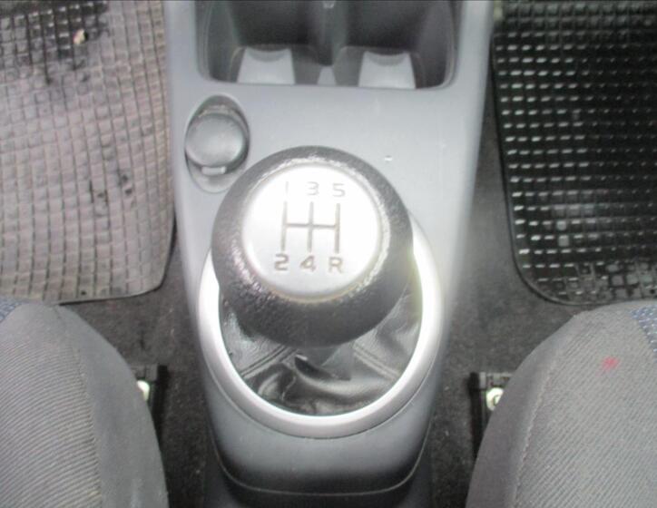 Suzuki Swift 12