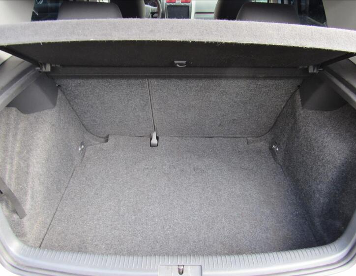 Volkswagen Golf 23