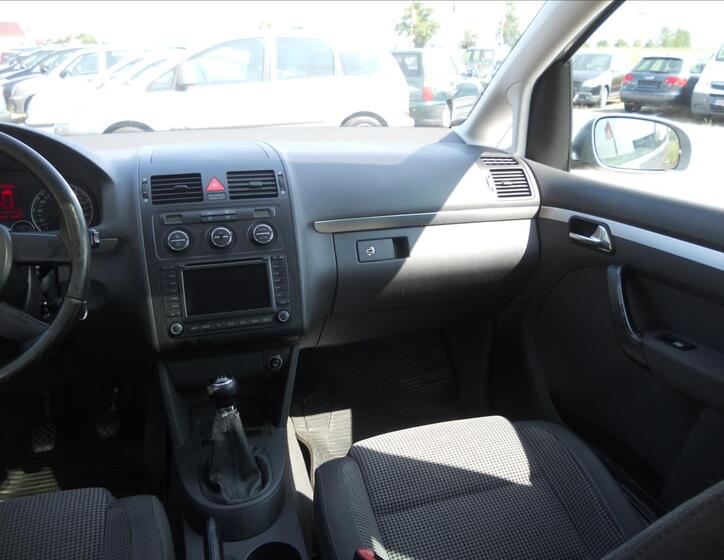 Volkswagen Touran 14