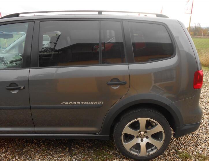 Volkswagen Touran 9