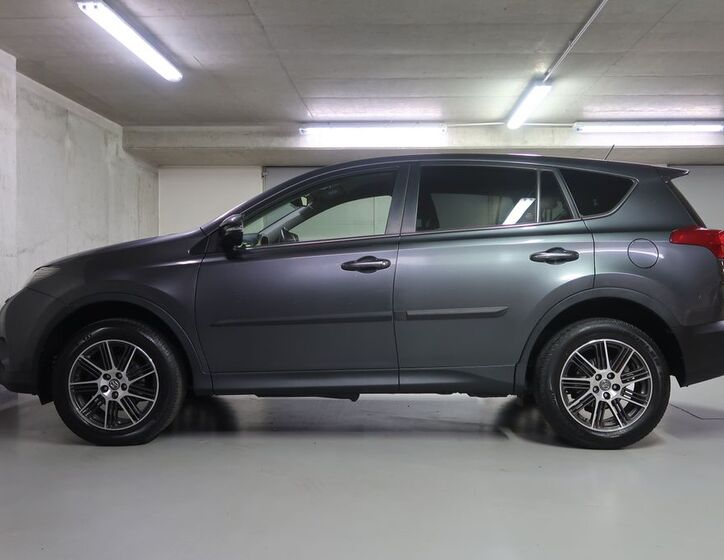 Toyota RAV4 8