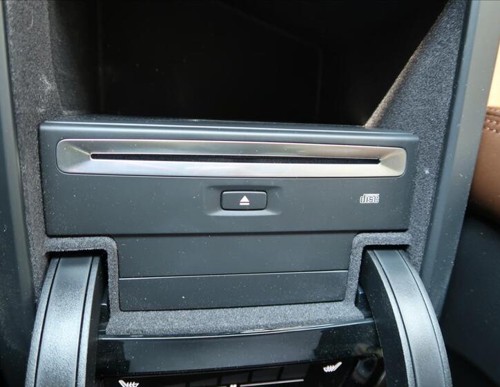 Volvo V90 34