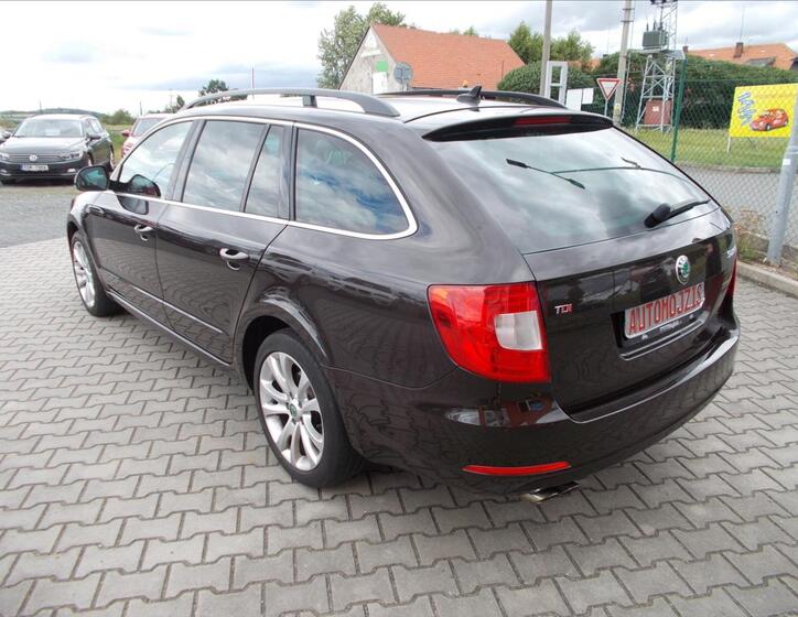 Škoda Superb 12