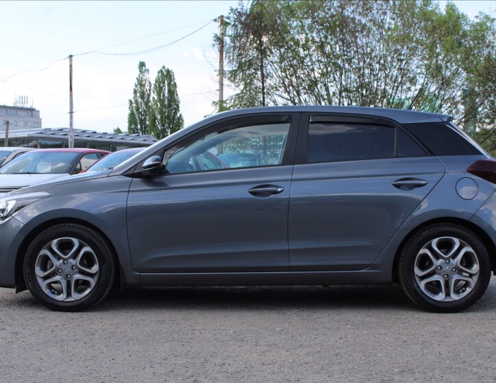 Hyundai i20 8