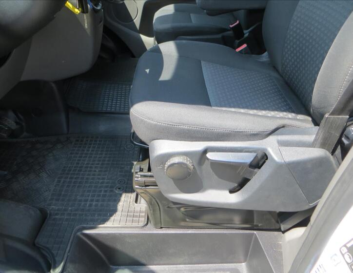 Ford Transit Custom 11