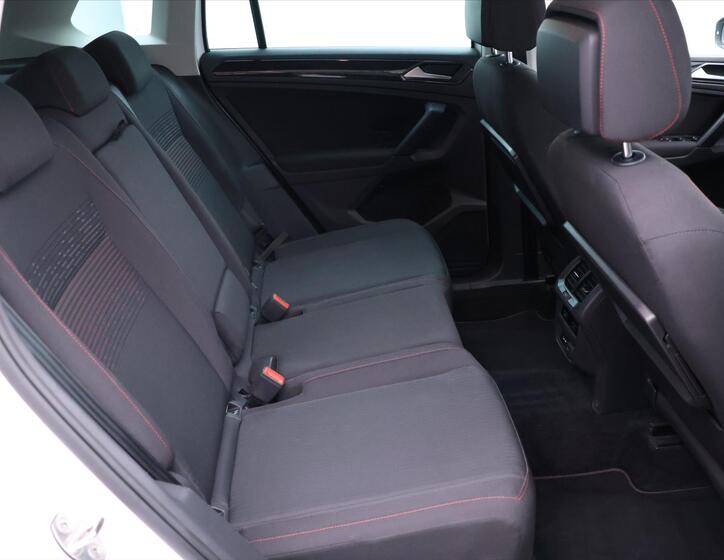Volkswagen Tiguan 12
