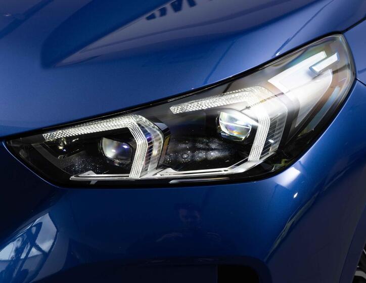 BMW X1 8