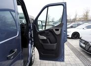 Nissan NV400 17