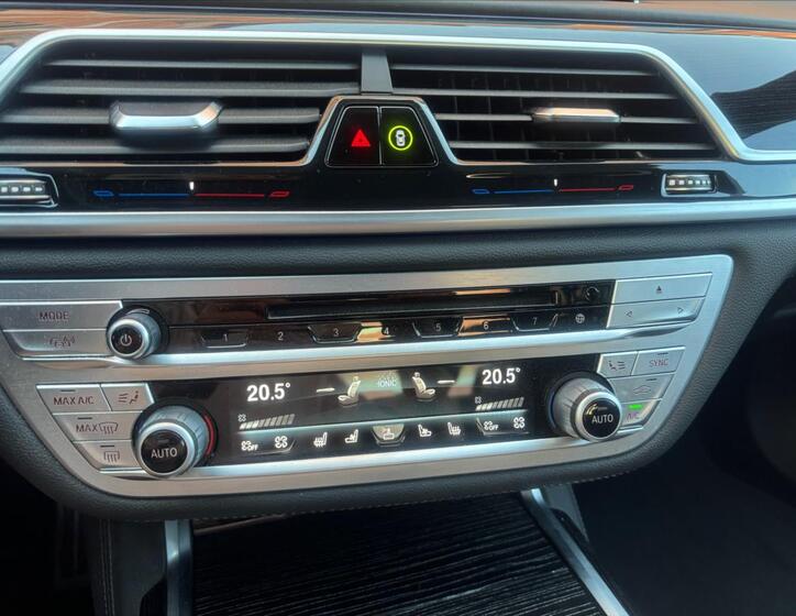 BMW Řada 7 14