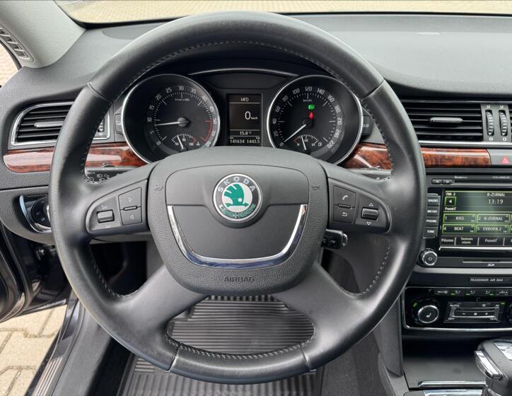 Škoda Superb 10