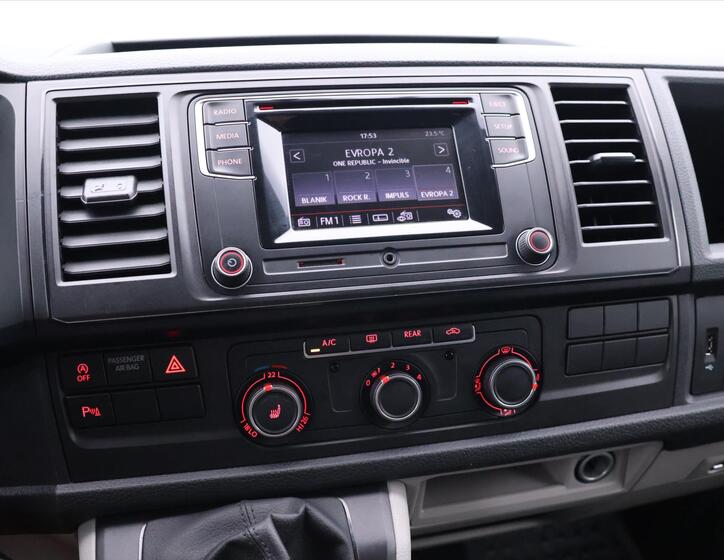 Volkswagen Caravelle 21