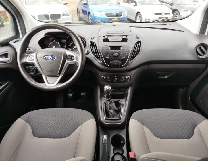 Ford Tourneo Courier 13