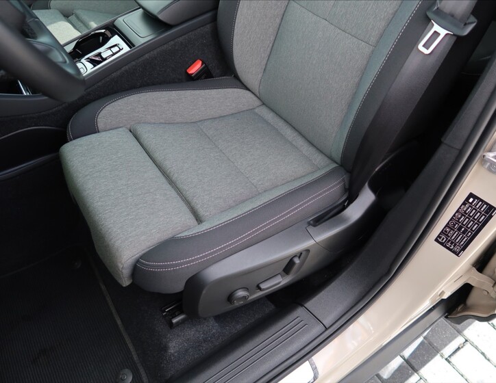 Volvo XC40 25