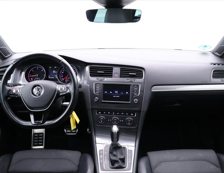 Volkswagen Golf 24