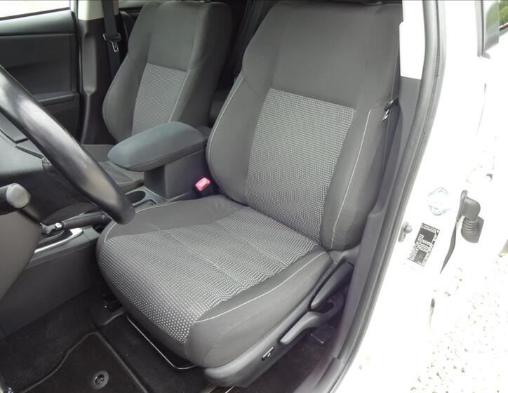 Toyota Auris 17