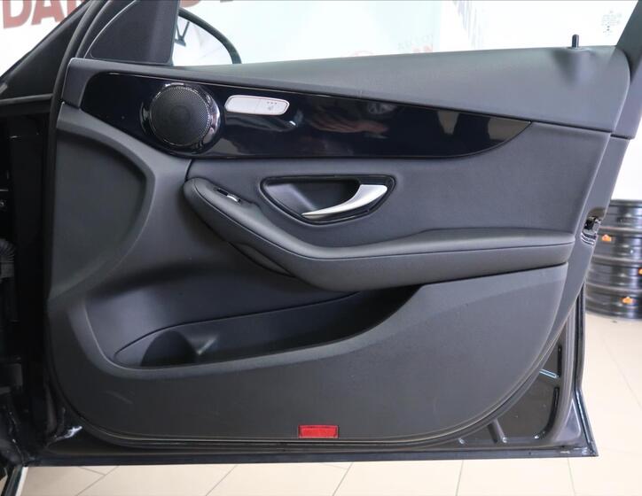 Mercedes-Benz Třídy C 12