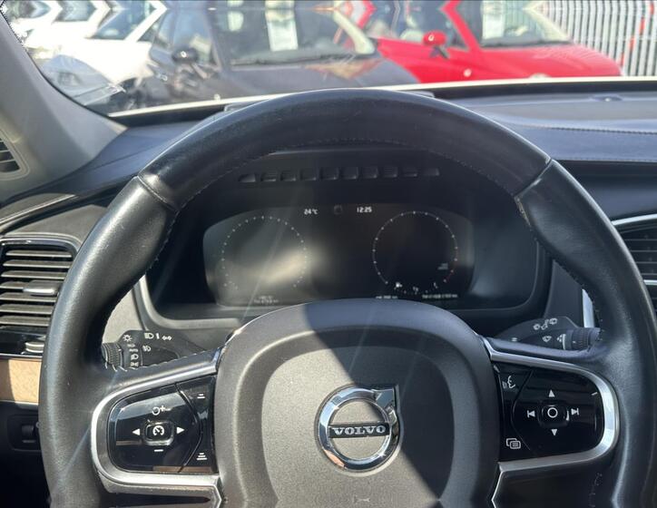 Volvo XC90 11
