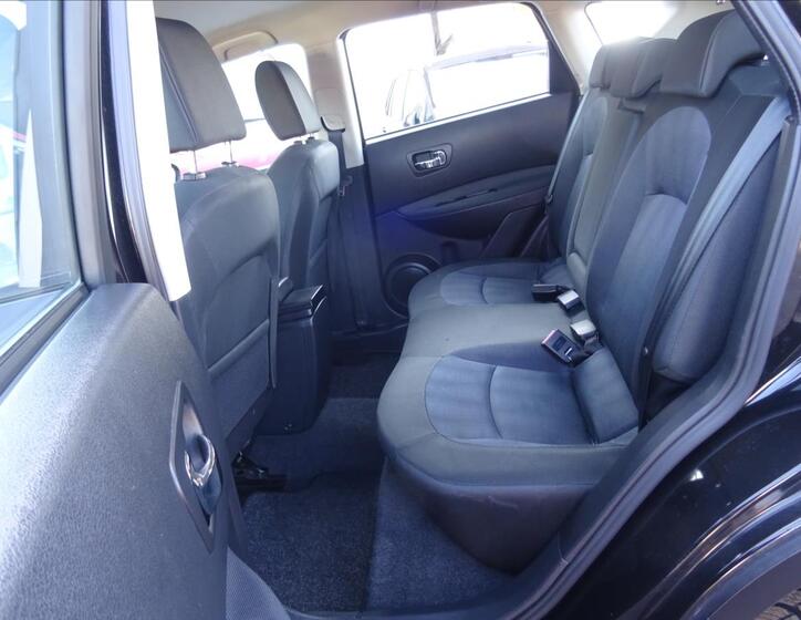 Nissan Qashqai 25