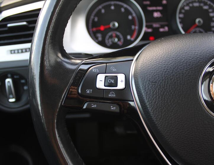 Volkswagen Golf 15