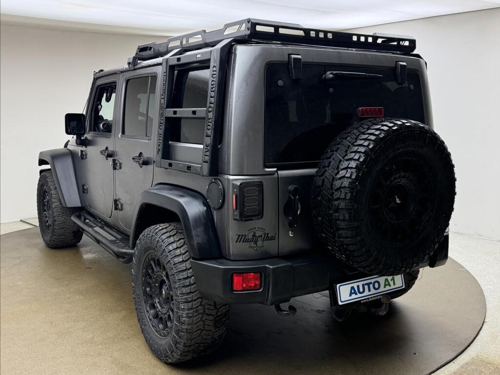 Jeep Wrangler 6