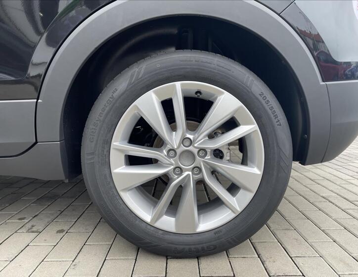 Volkswagen T-Cross 13